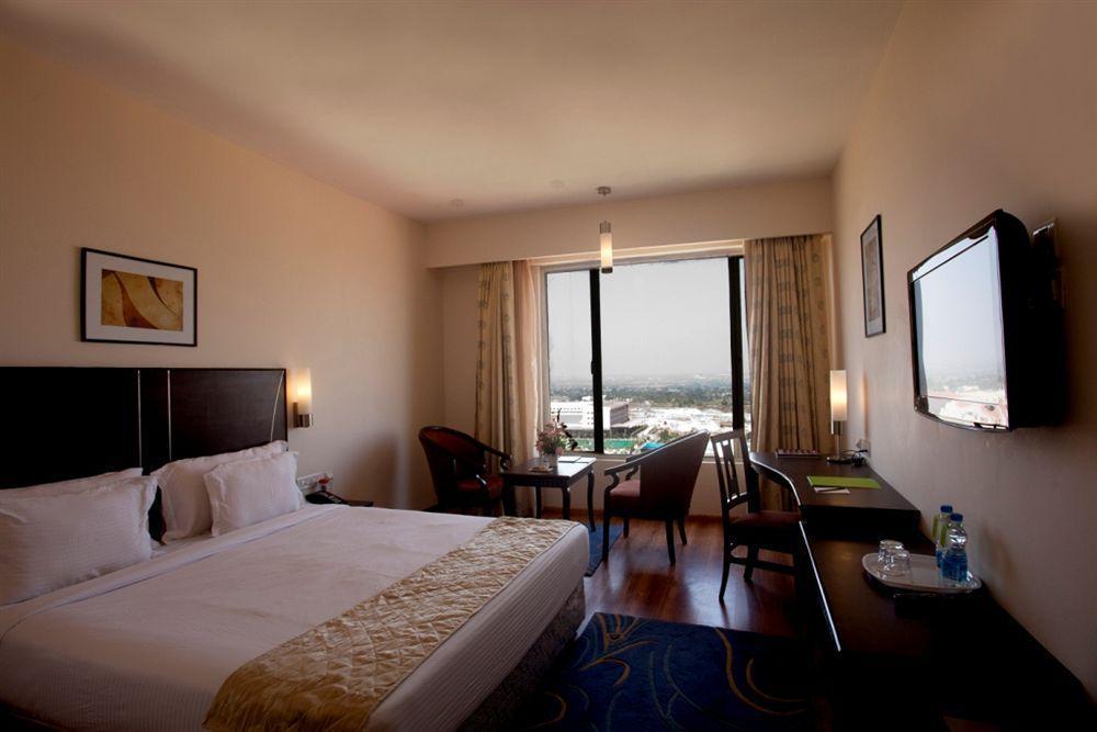 Leonia Holistic Destination Hotel Shamirpet Luaran gambar