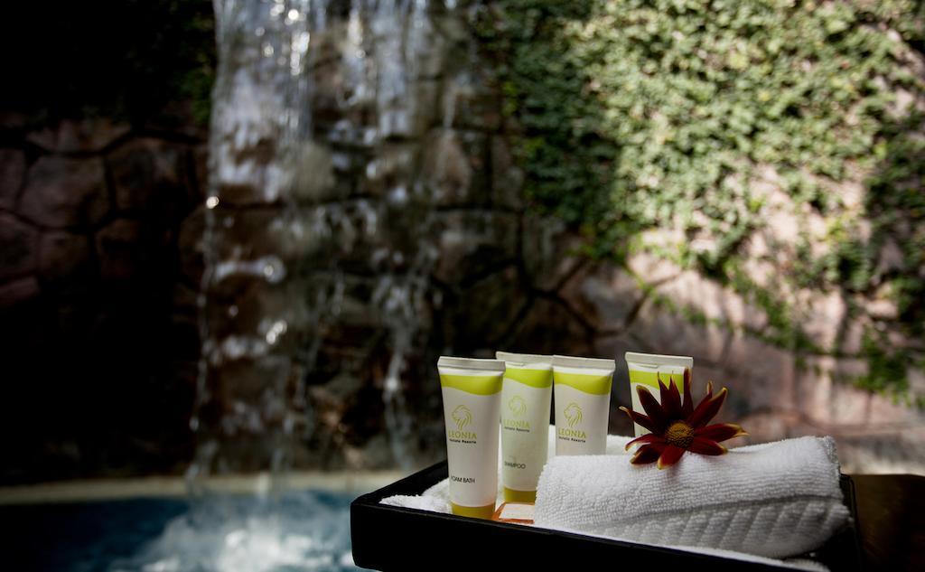 Leonia Holistic Destination Hotel Shamirpet Bilik gambar