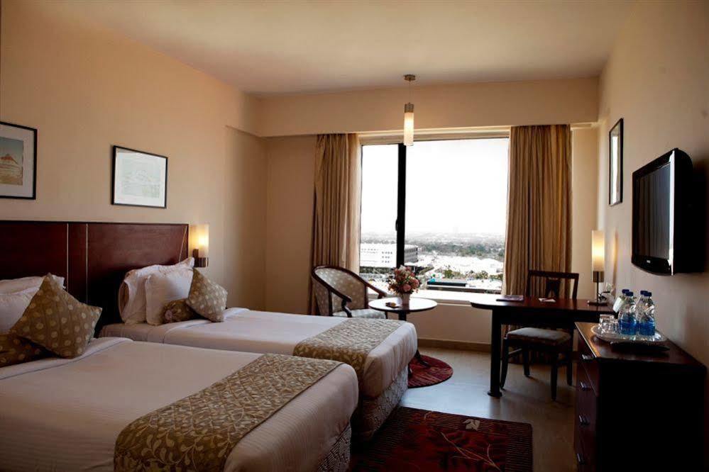 Leonia Holistic Destination Hotel Shamirpet Luaran gambar