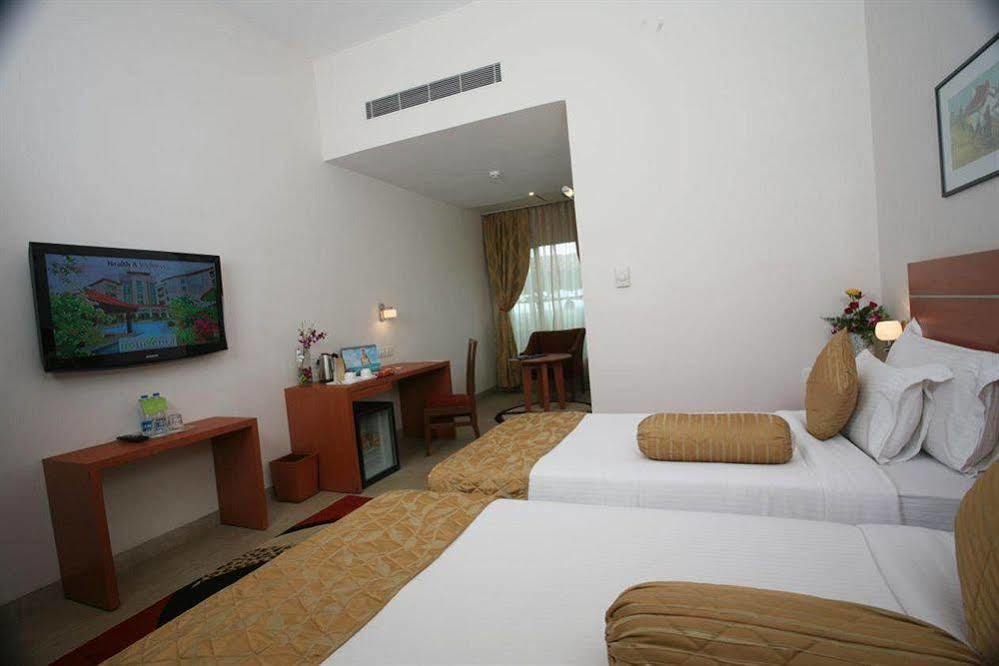 Leonia Holistic Destination Hotel Shamirpet Luaran gambar